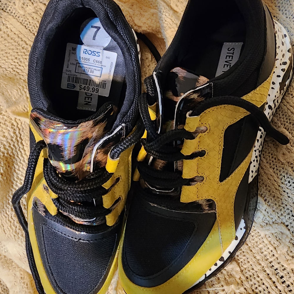 Steve Madden Cliffhanger Sneakers - Picture 7 of 10